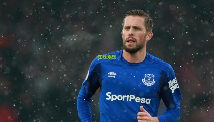 1xbet官网_争议再起！C罗肘击事件面临严厉审查，或将触发多场禁赛重罚