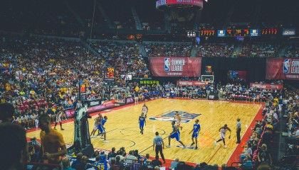 在线娱乐-淘汰赛11号打响！雷迪克，专注眼前战役，未来12天暂将NBA杯束之高阁