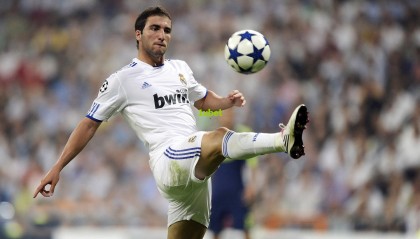 体育投注平台-冬窗转会传闻再起，尤文与费内巴切瞄准德国中场，球员本人表态愿留至赛季结束